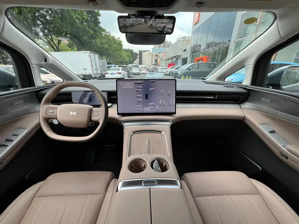 XPeng X9 — миниатюра 21