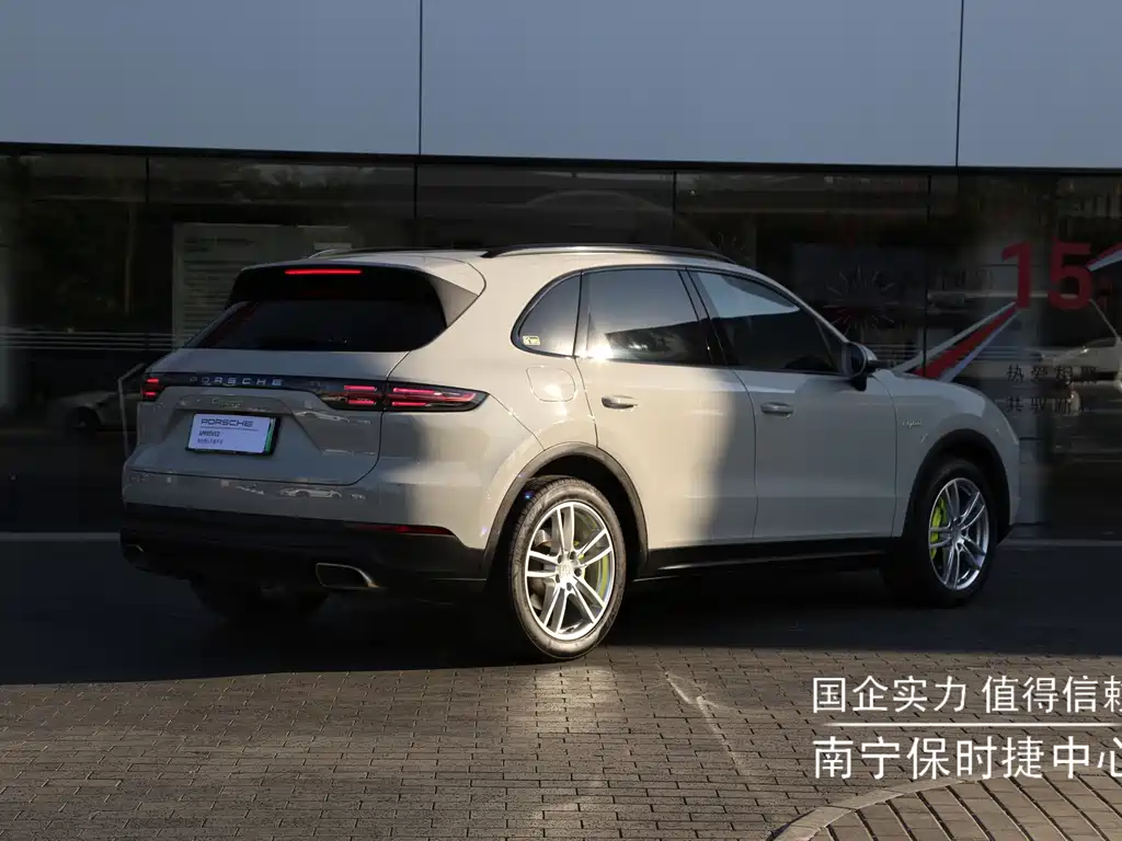 Porsche Cayenne Hybrid — миниатюра 5