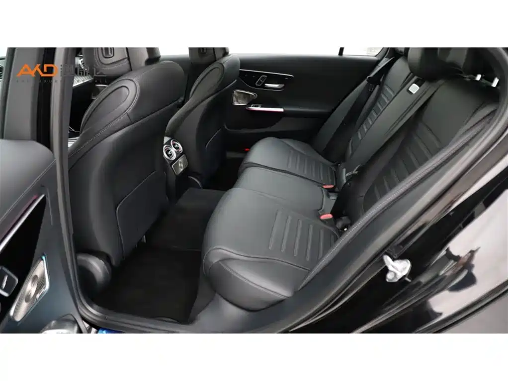 Mercedes-Benz C-Class — миниатюра 7