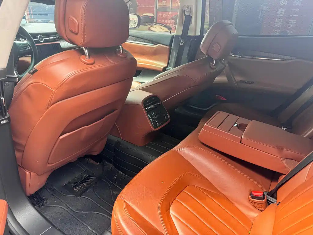 Maserati Quattroporte — миниатюра 4