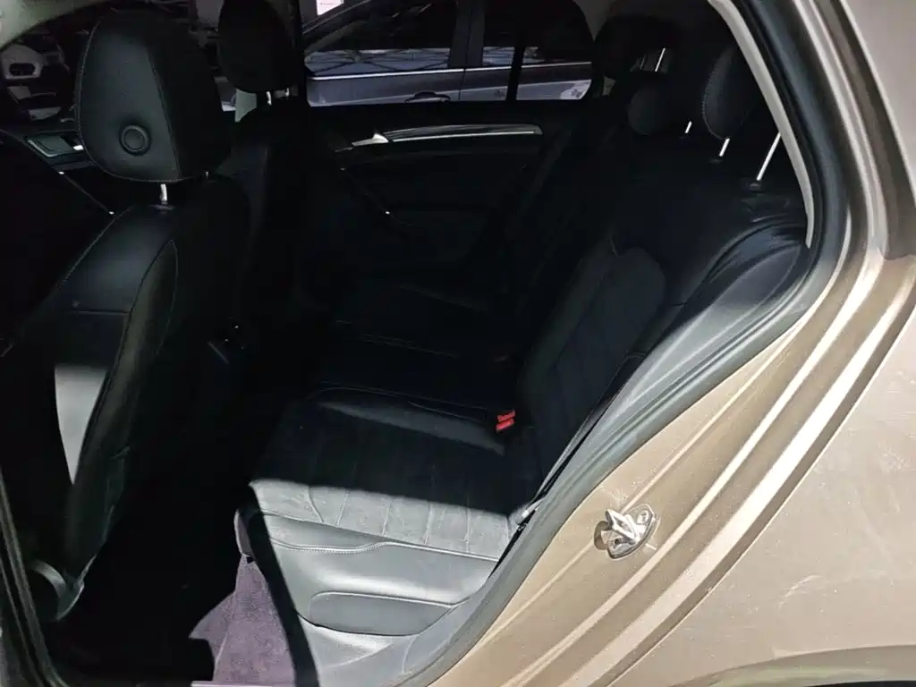 Volkswagen Golf — миниатюра 17