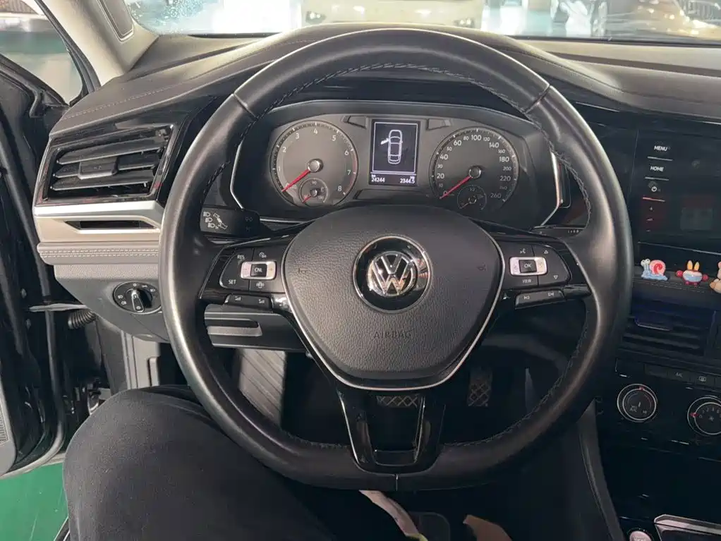 Volkswagen Sagitar — миниатюра 3