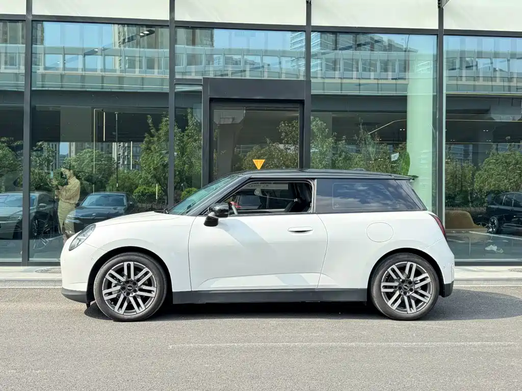 MINI MINI COOPER EV — миниатюра 4