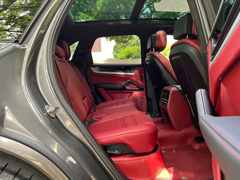 Porsche Cayenne — миниатюра 20