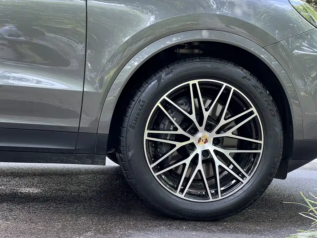 Porsche Cayenne — миниатюра 25