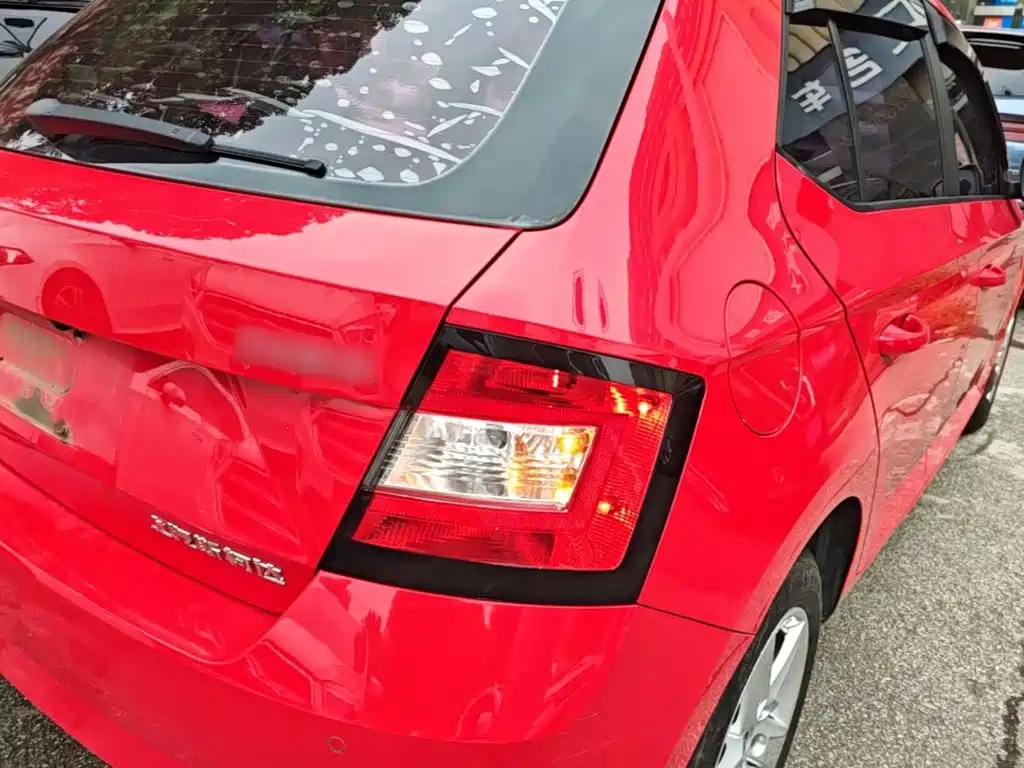 Skoda Fabia — миниатюра 8
