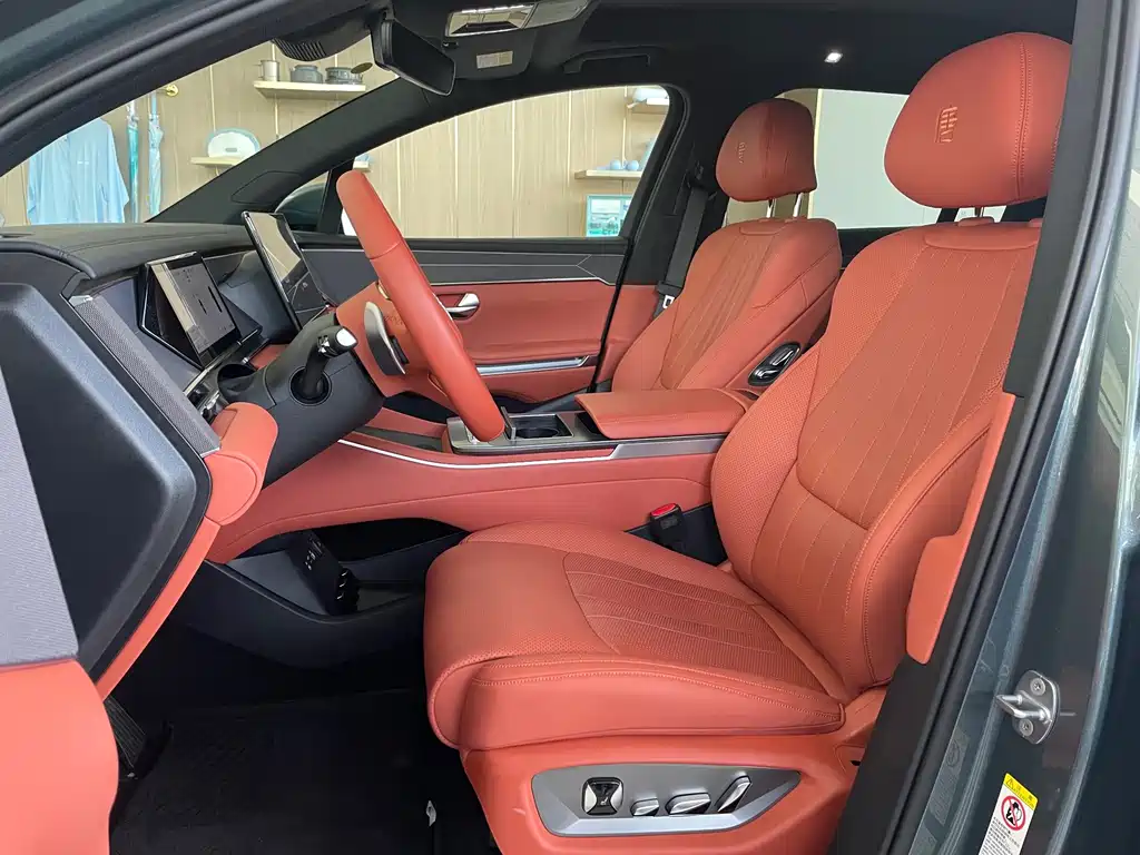 BYD Tang L L 2025 DM 175KM