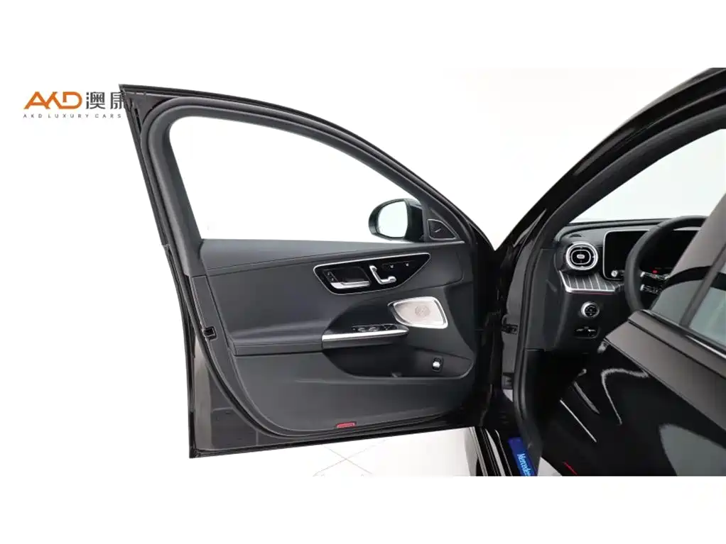 Mercedes-Benz C-Class — миниатюра 10