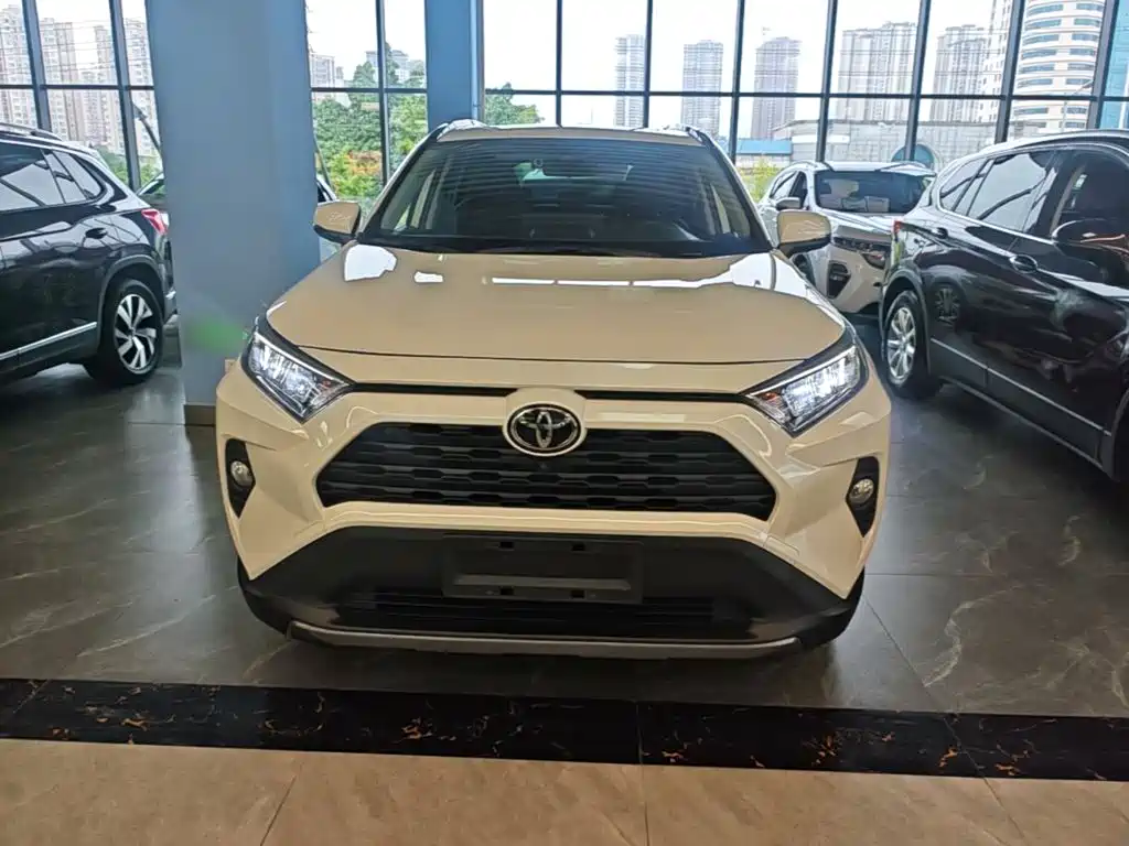 Toyota RAV4 — миниатюра 3