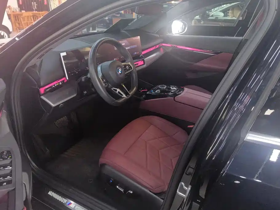 BMW i5 — миниатюра 9