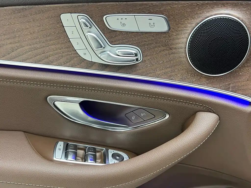 Mercedes-Benz E-Class — миниатюра 19