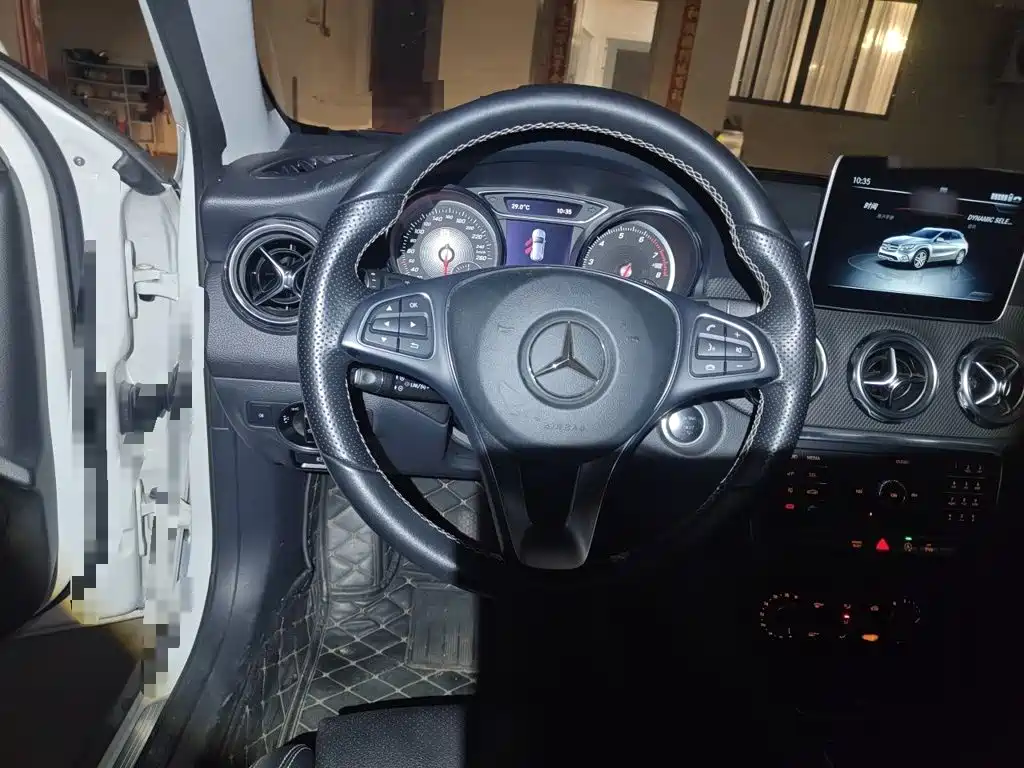 Mercedes-Benz GLA — миниатюра 6