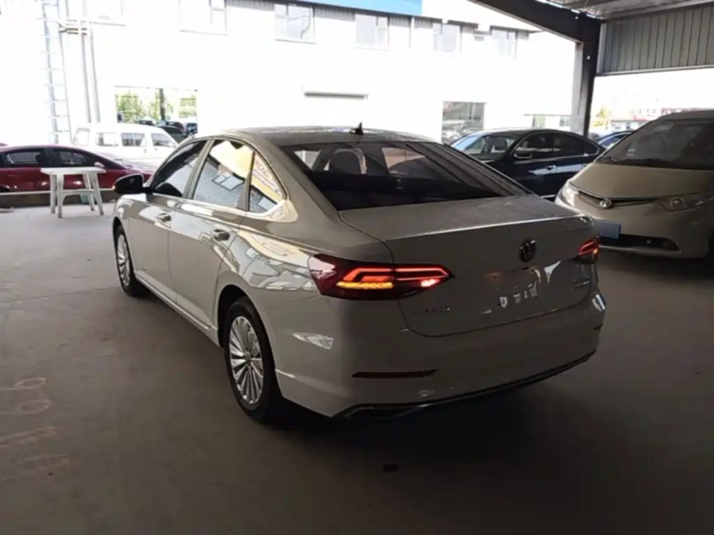 Volkswagen Lavida — миниатюра 5