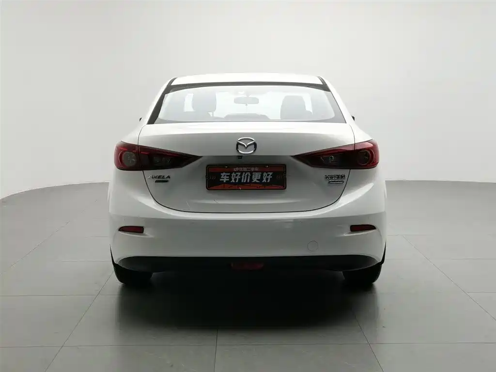 Mazda Mazda3 3 2016 1.5L MT Luxury