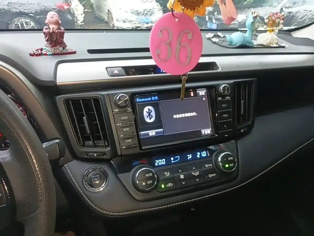 Toyota RAV4 — миниатюра 13