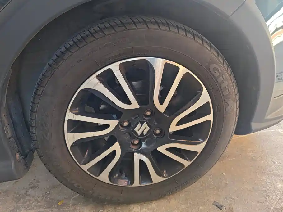 Suzuki Swift — миниатюра 6