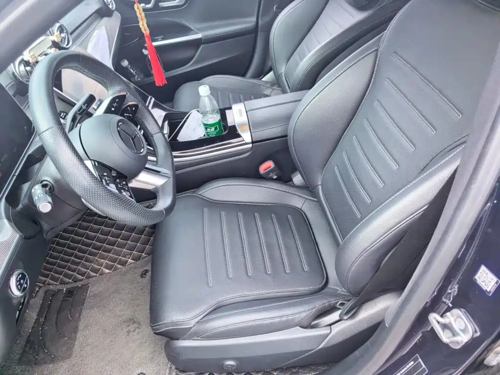 Mercedes-Benz C-Class — миниатюра 11
