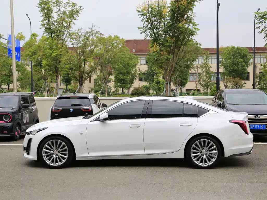 Cadillac CT5 — миниатюра 17