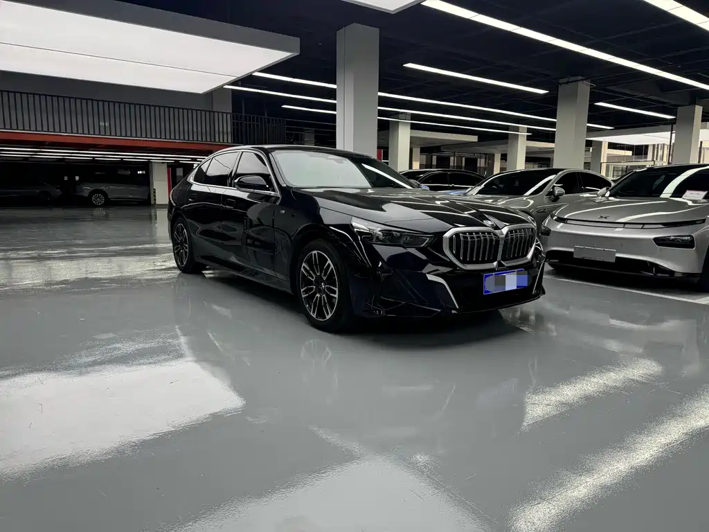 BMW 5 Series — миниатюра 3