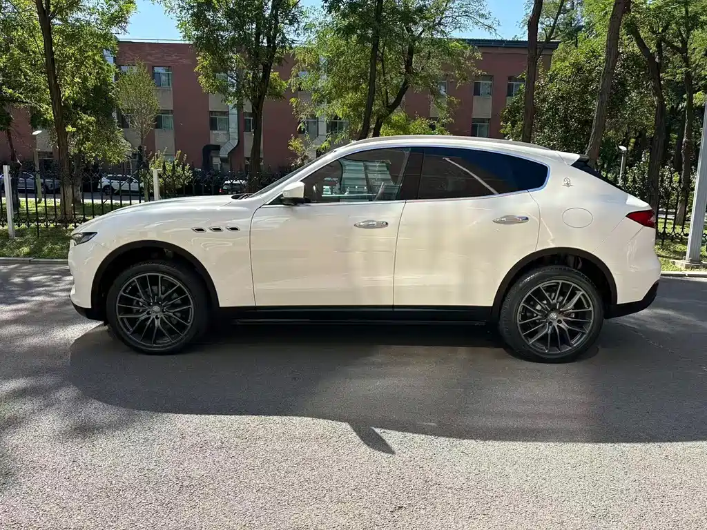 Maserati Levante — миниатюра 7