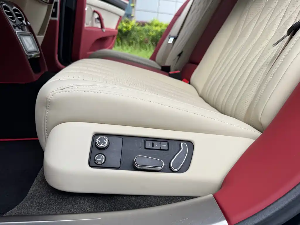 Bentley Flying Spur — миниатюра 14