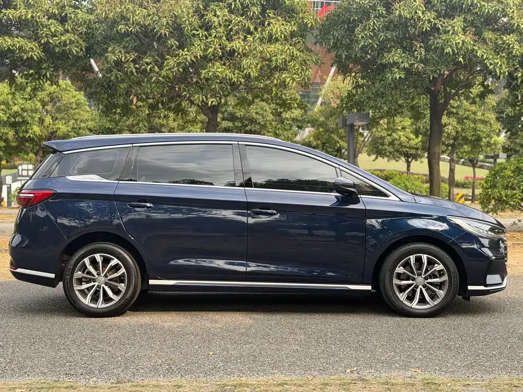 BYD SONG MAX