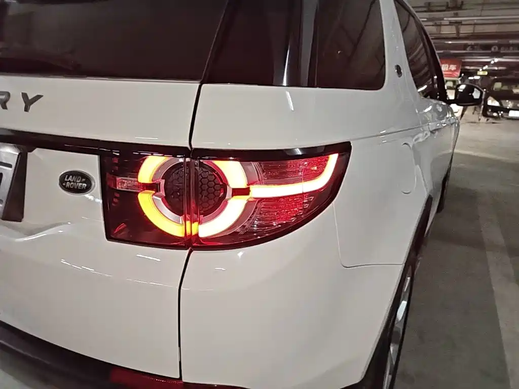 Land Rover Discovery Sport — миниатюра 8