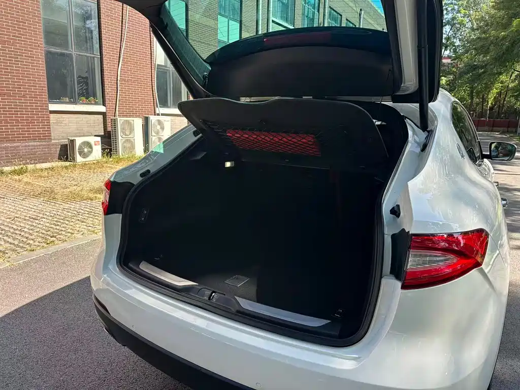 Maserati Levante — миниатюра 23