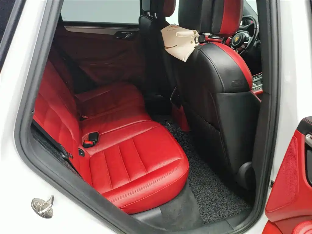 Porsche Macan — миниатюра 7