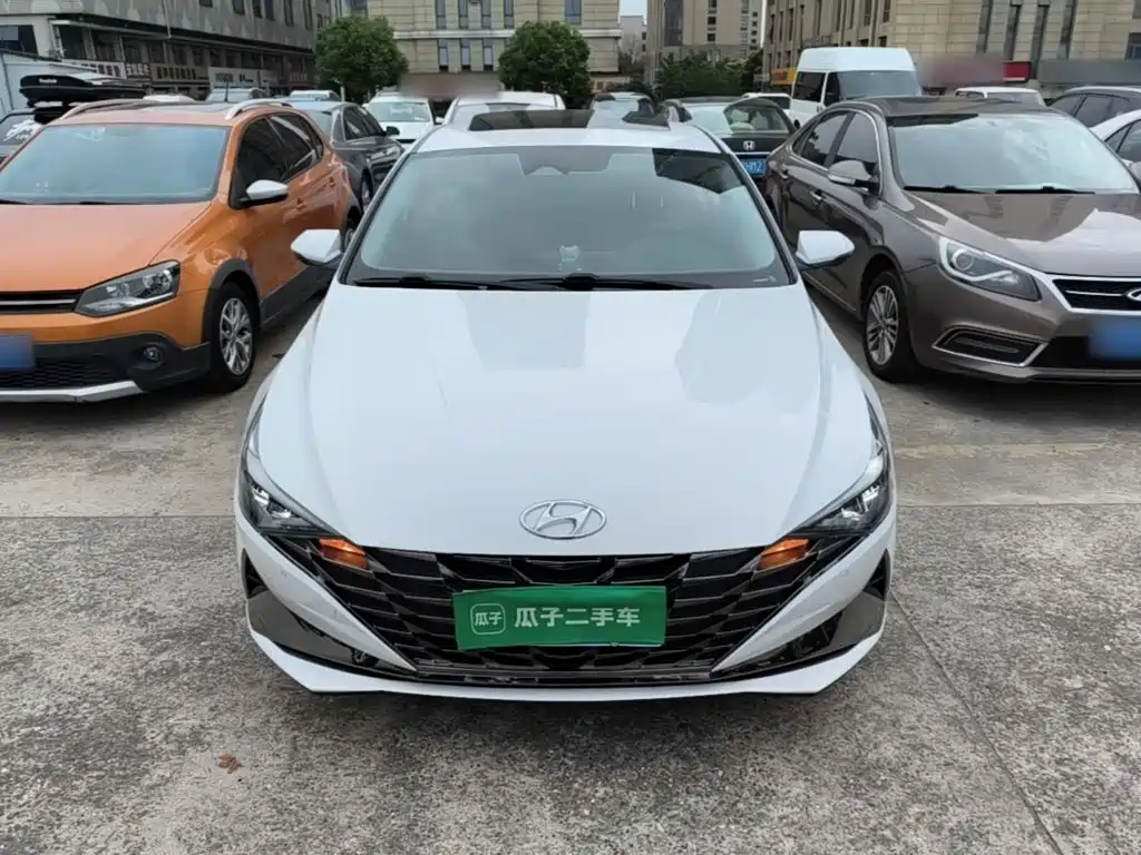 Hyundai Elantra — миниатюра 3