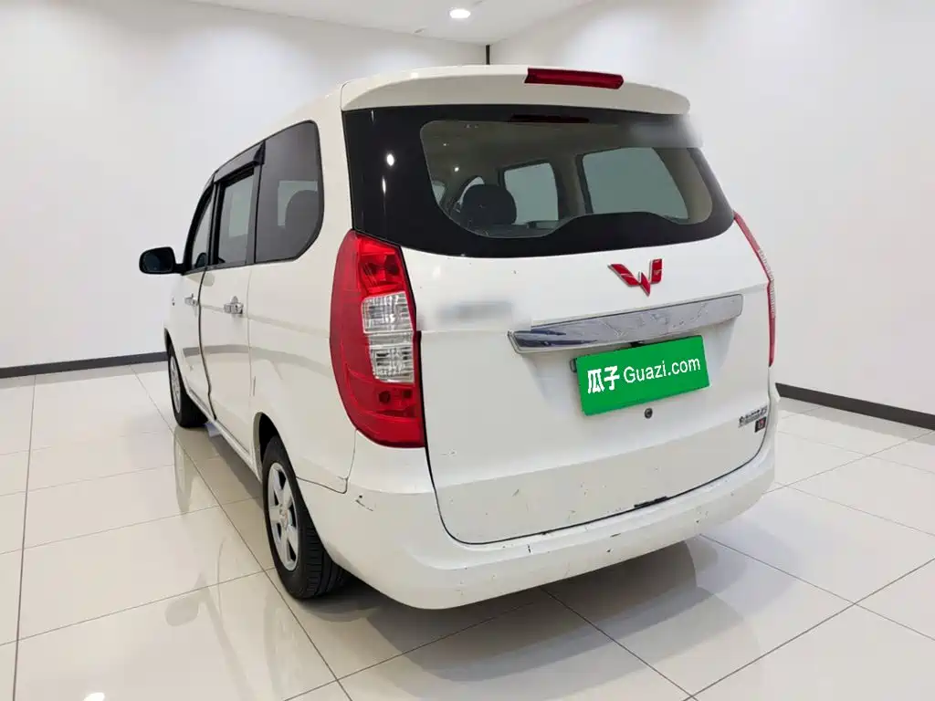 Wuling Hongguang — миниатюра 4