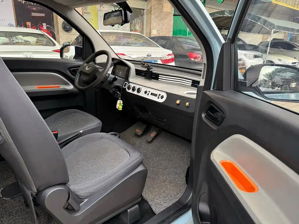 Wuling MINIEV — миниатюра 4