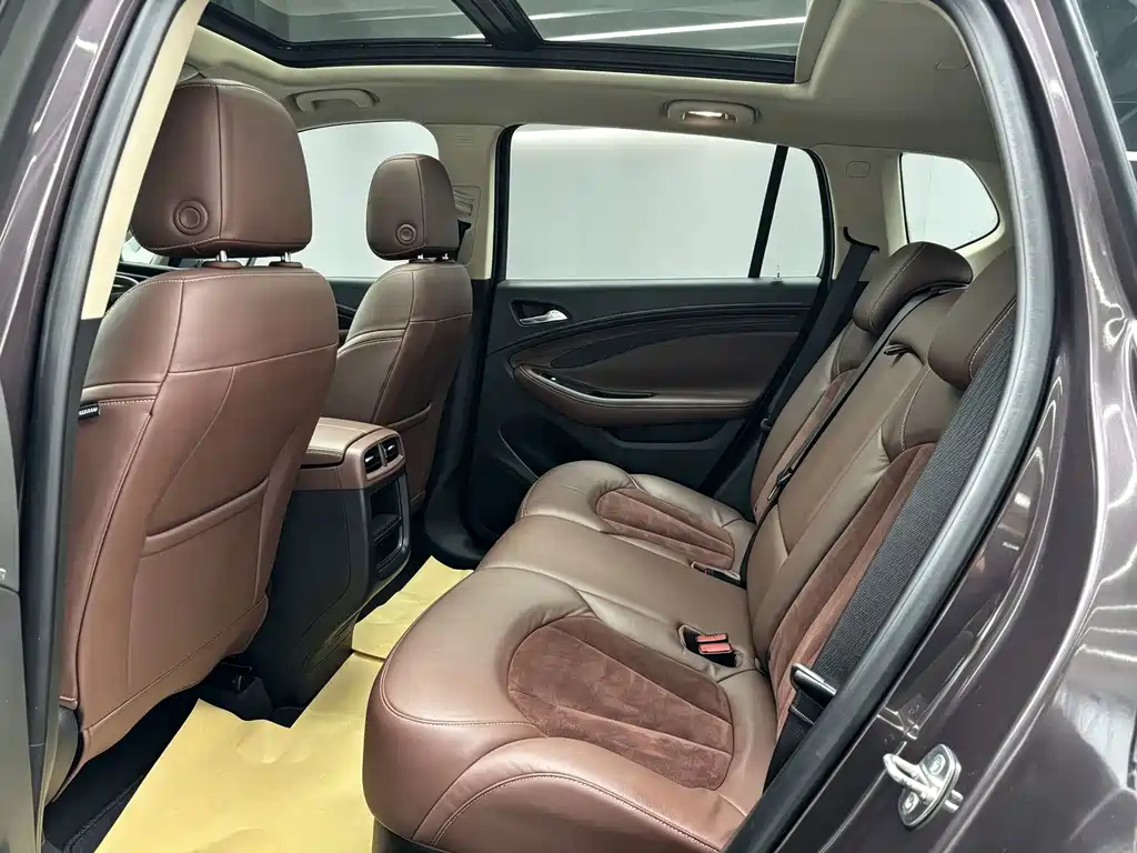 Buick Envision Plus — миниатюра 5