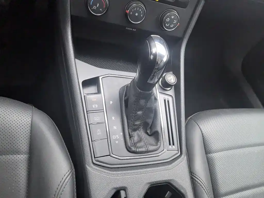 Volkswagen Lavida — миниатюра 13