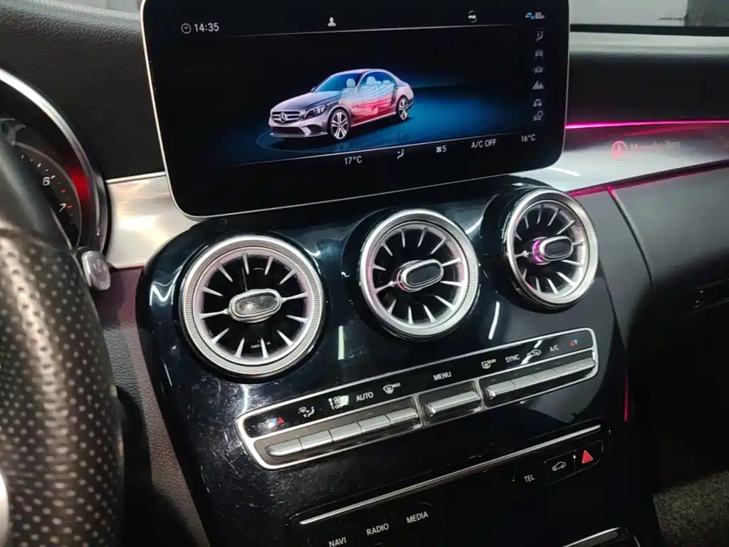 Mercedes-Benz C-Class — миниатюра 13