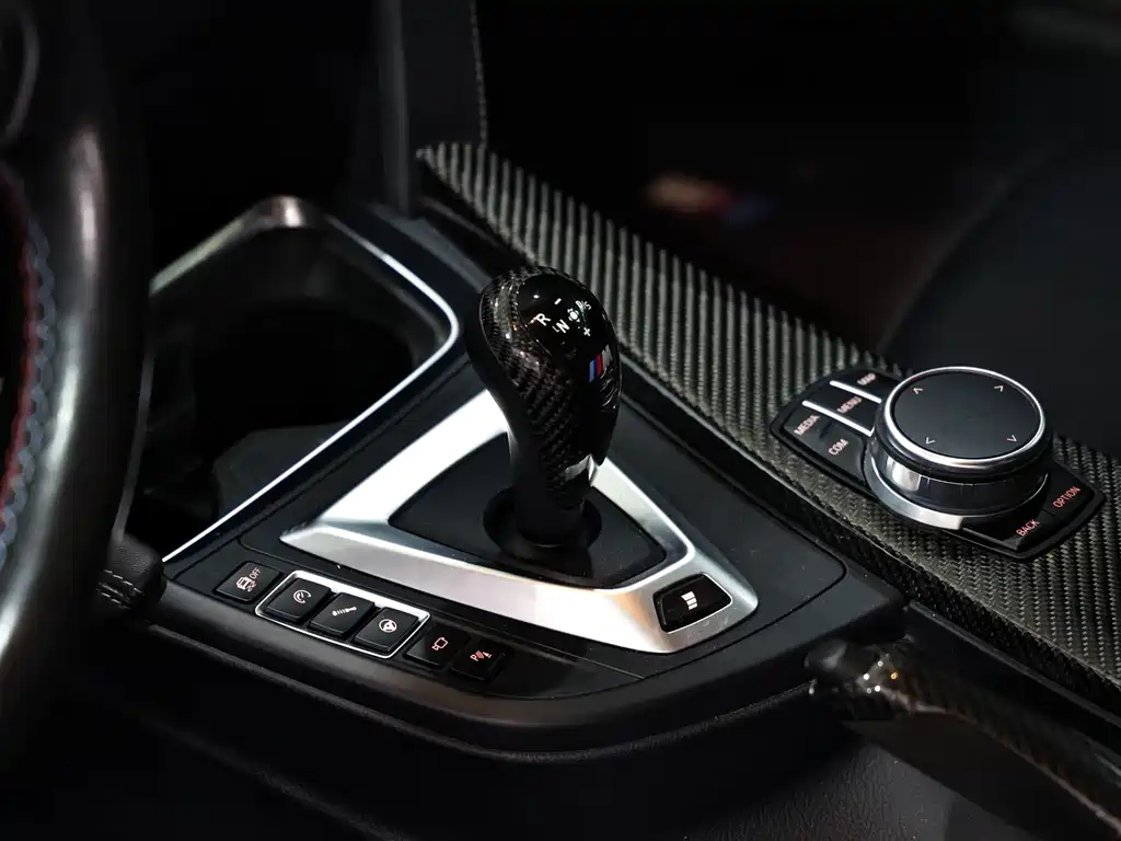 BMW M4 — миниатюра 7