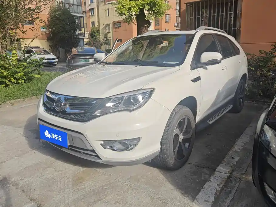 BYD S7