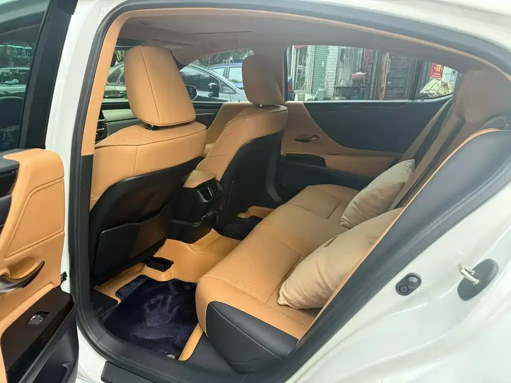 Lexus ES 2023 200