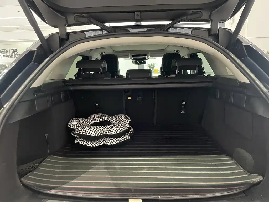Land Rover Velar — миниатюра 12