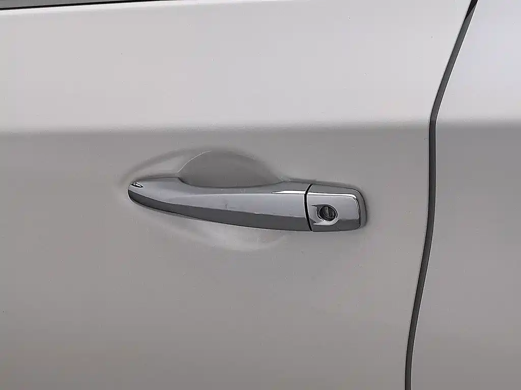 Nissan Tiida — миниатюра 18