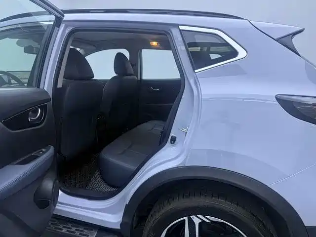 Nissan Qashqai — миниатюра 11