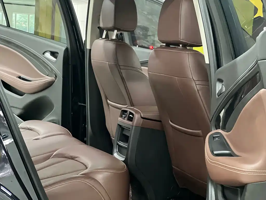 Buick Envision Plus — миниатюра 10