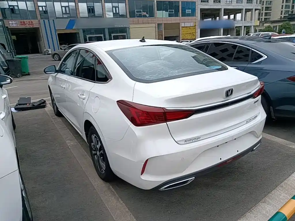 Changan Eado — миниатюра 5