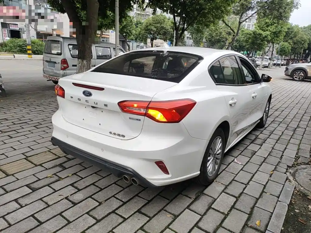 Ford Focus — миниатюра 7