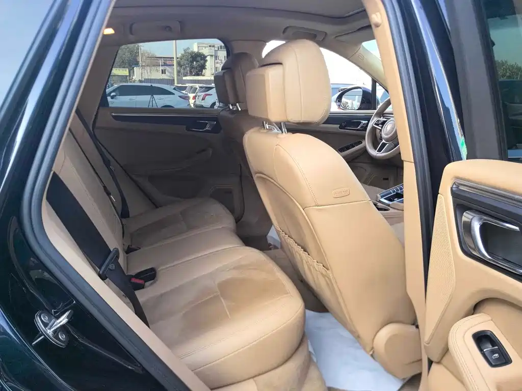 Porsche Macan — миниатюра 12