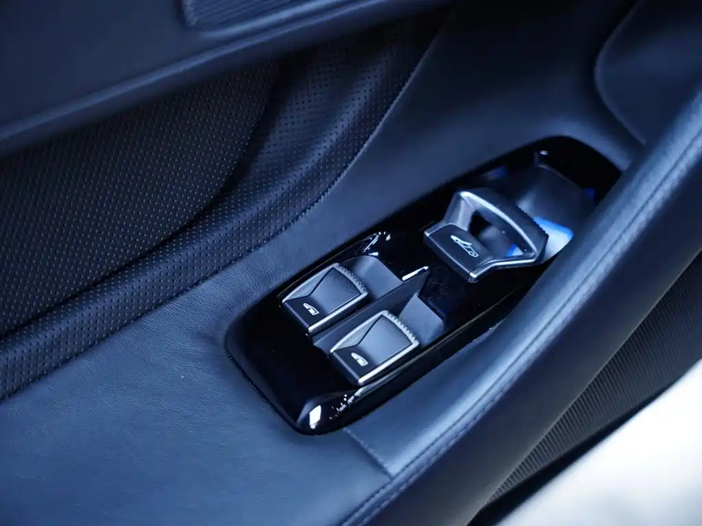 McLaren GT — миниатюра 19