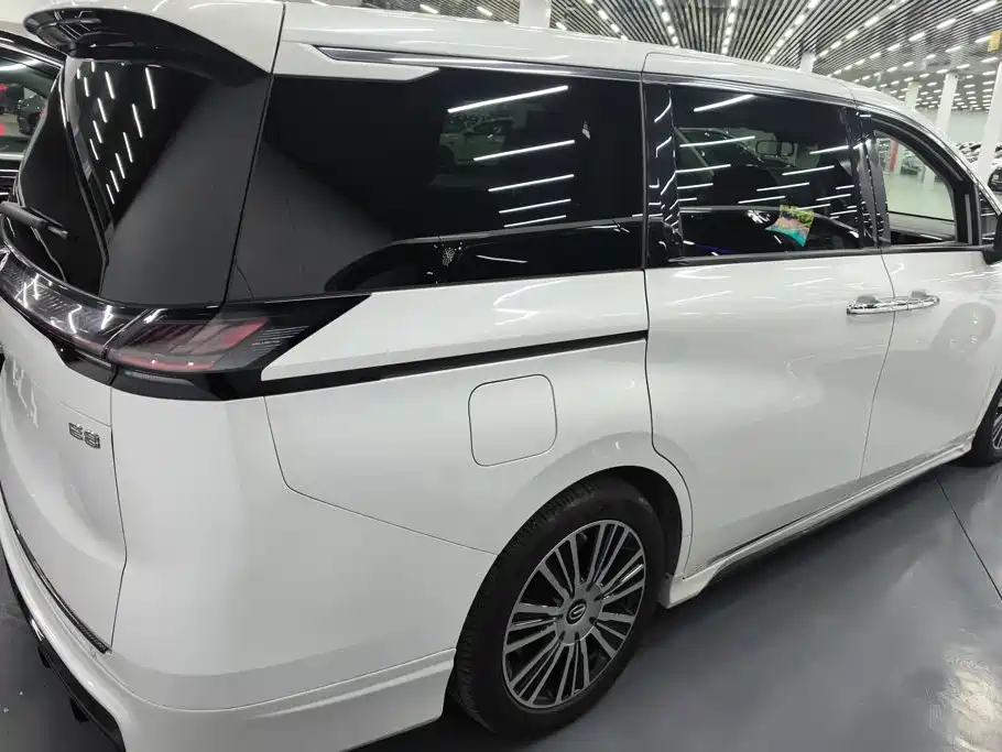 GAC Motor Trumpchi E8 PHEV — миниатюра 3