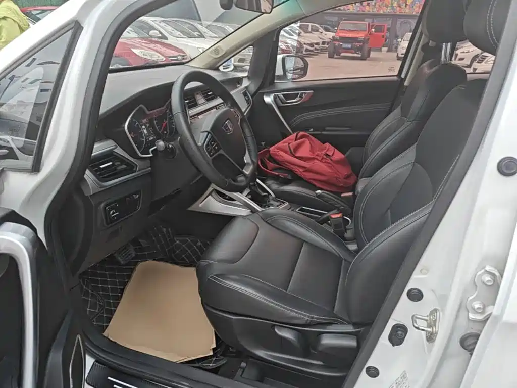 Geely Vision X3 — миниатюра 15