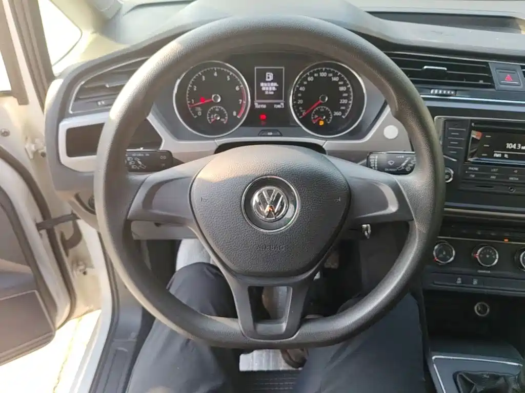 Volkswagen Touran — миниатюра 11