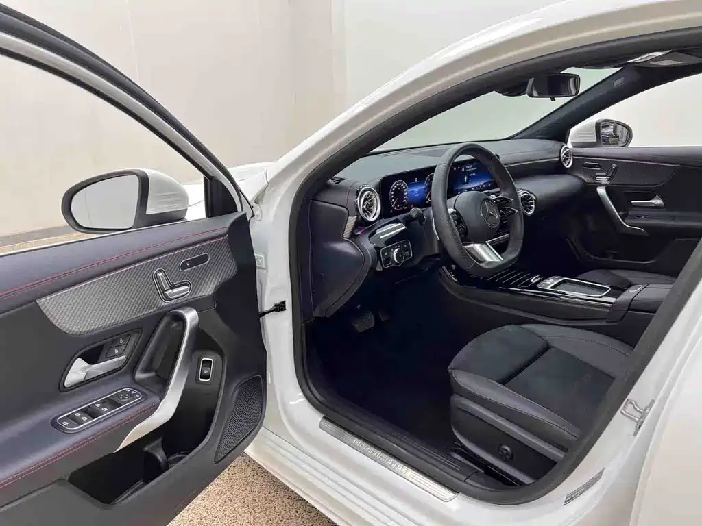 Mercedes-Benz A-Class — миниатюра 9